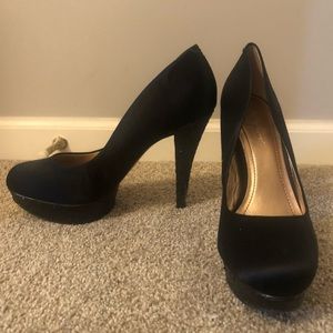 5 1/2 inch sequin black pumps size 10
